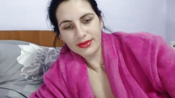 Paindlik neiu venitab ja ajab kuradi